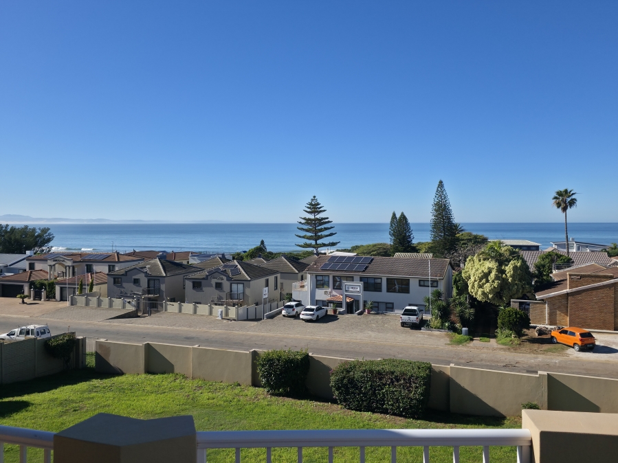 7 Bedroom Property for Sale in Wavecrest Eastern Cape